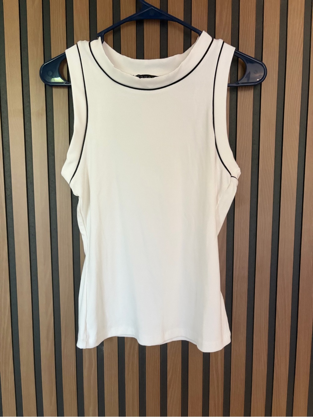 Tahari White Sleeveless Tank with Black Piping